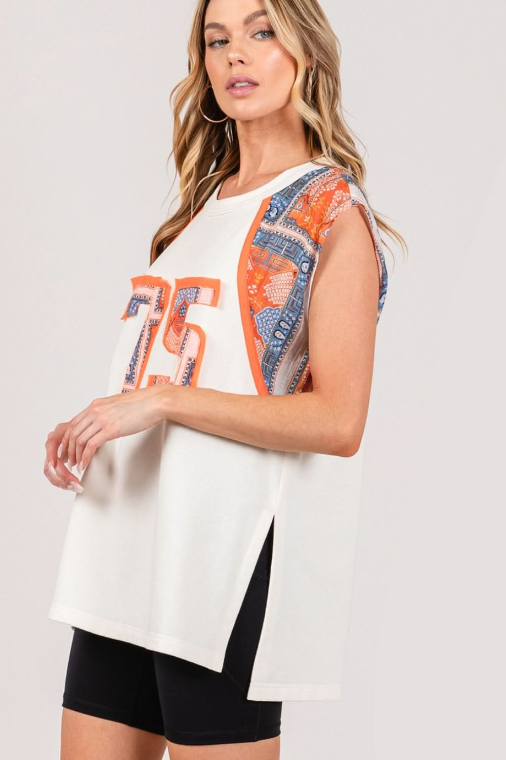 Chic patchwork sleeveless top with side slits