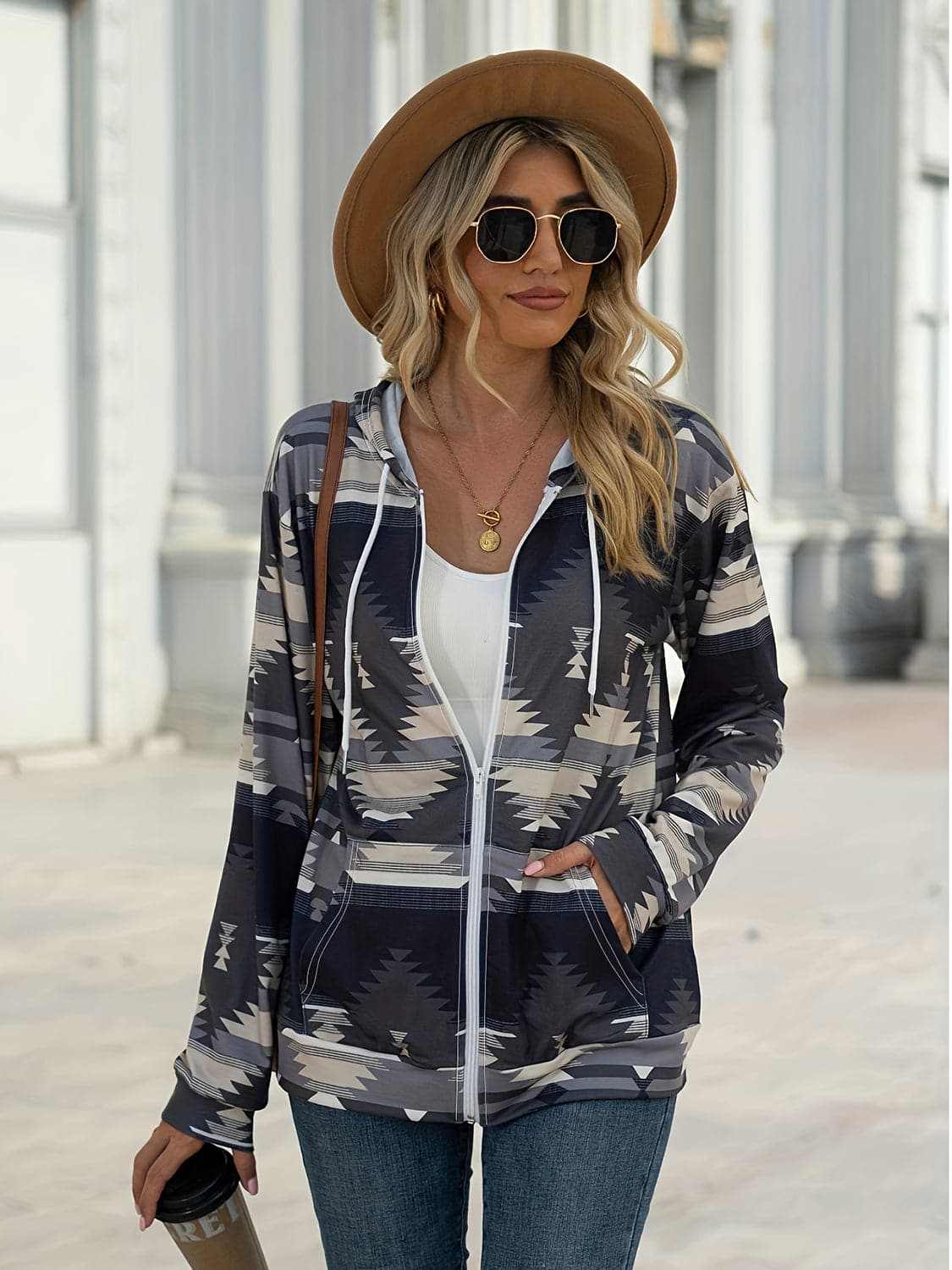 Geometric Zip Up Long Sleeve Hooded JacketFeatures: Pocketed
Thickness: Normal
Body: Not lined
Material composition: 100% polyester
Care instructions: Machine wash cold. Tumble dry low.
Imported


Size
US
BuLove Salve Long Sleeve Hooded JacketOuterwear