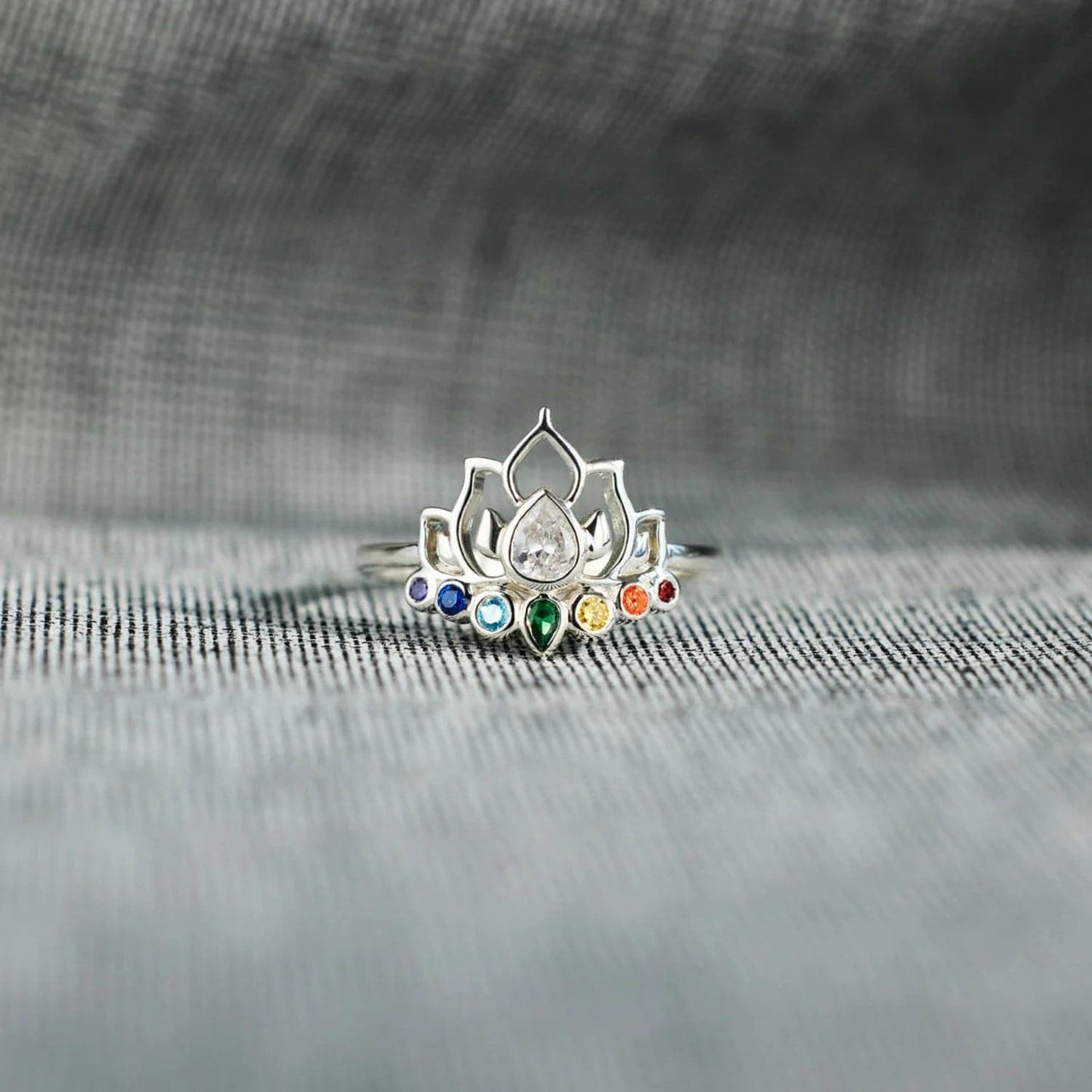 925 Sterling Silver Inlaid Zircon Lotus Shape Ring.