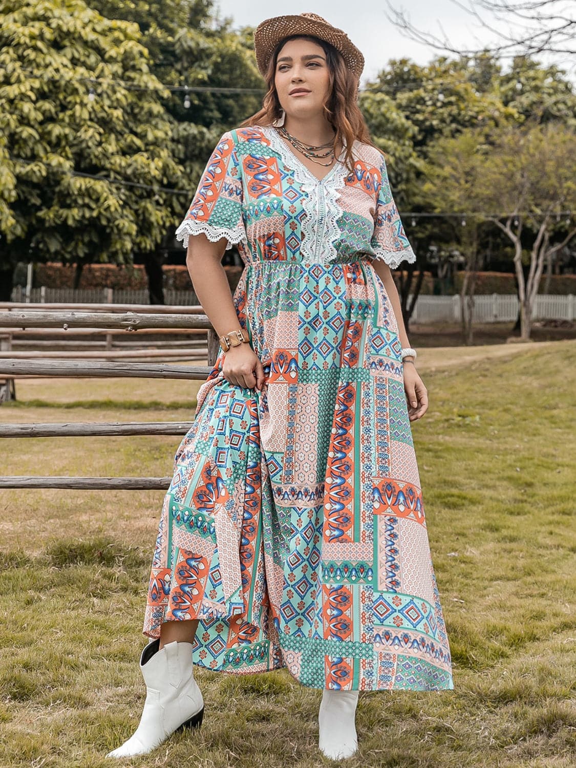 Plus Size Lace Detail Printed Half Sleeve Midi Dress.