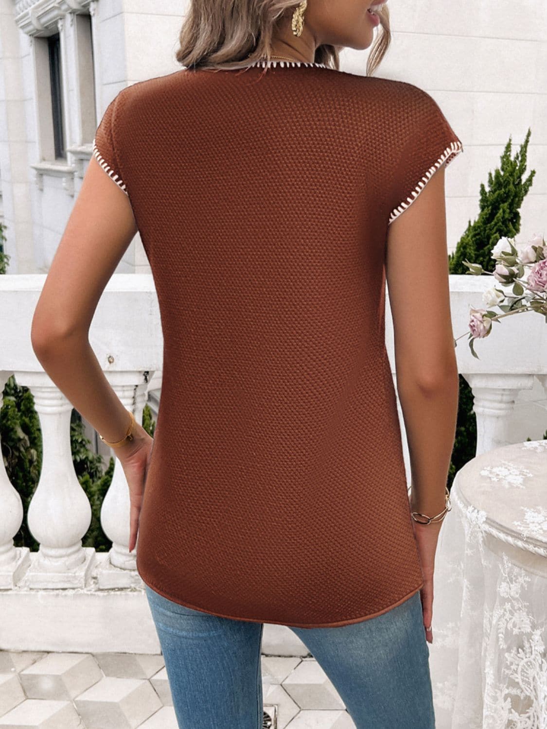 Round Neck Cap Sleeve Knit Top.