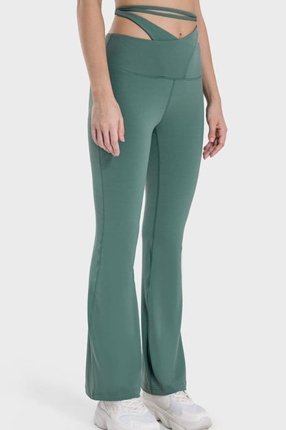 Tied Mid-Rise Waist Active Pants.