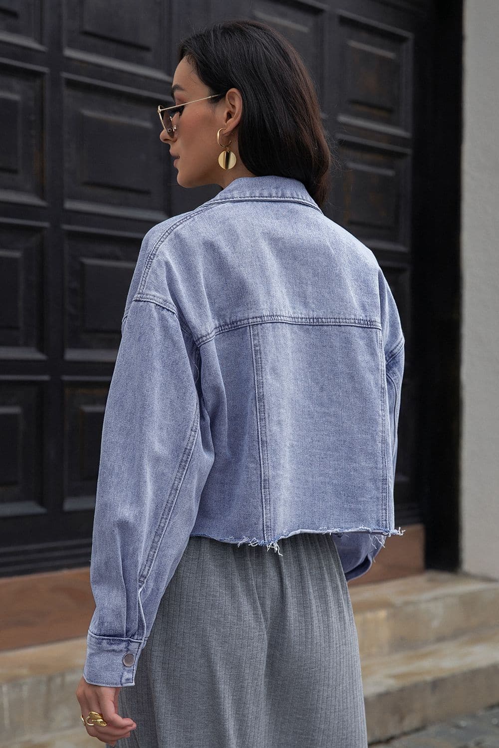 Lapel Collar Long Sleeve Denim Jacket.