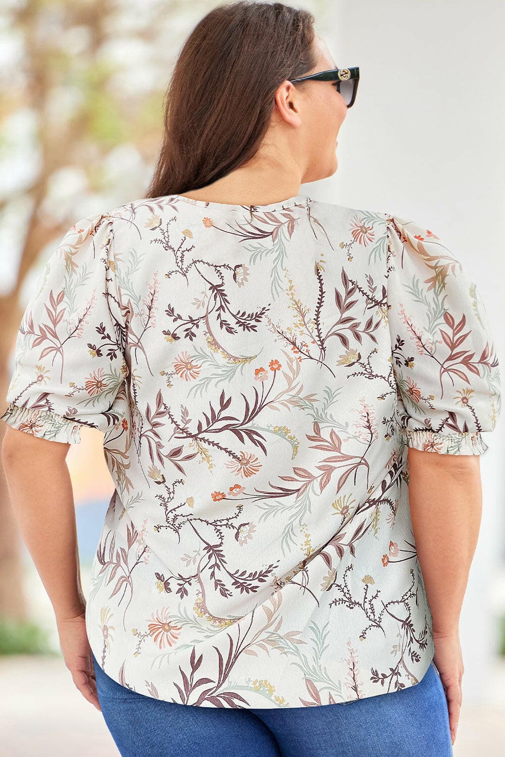 Plus Size Floral Fuff Sleeve TopUpgrade Your Wardrobe with Style and Comfort
 Enhance your everyday look with our Plus Size Floral Puff Sleeve Top. Featuring a charming floral pattern and a casual Love Salve Size Floral Fuff Sleeve Topplus