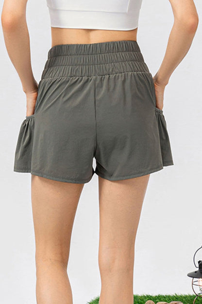 Elastic Waist Pocketed Active Shorts.