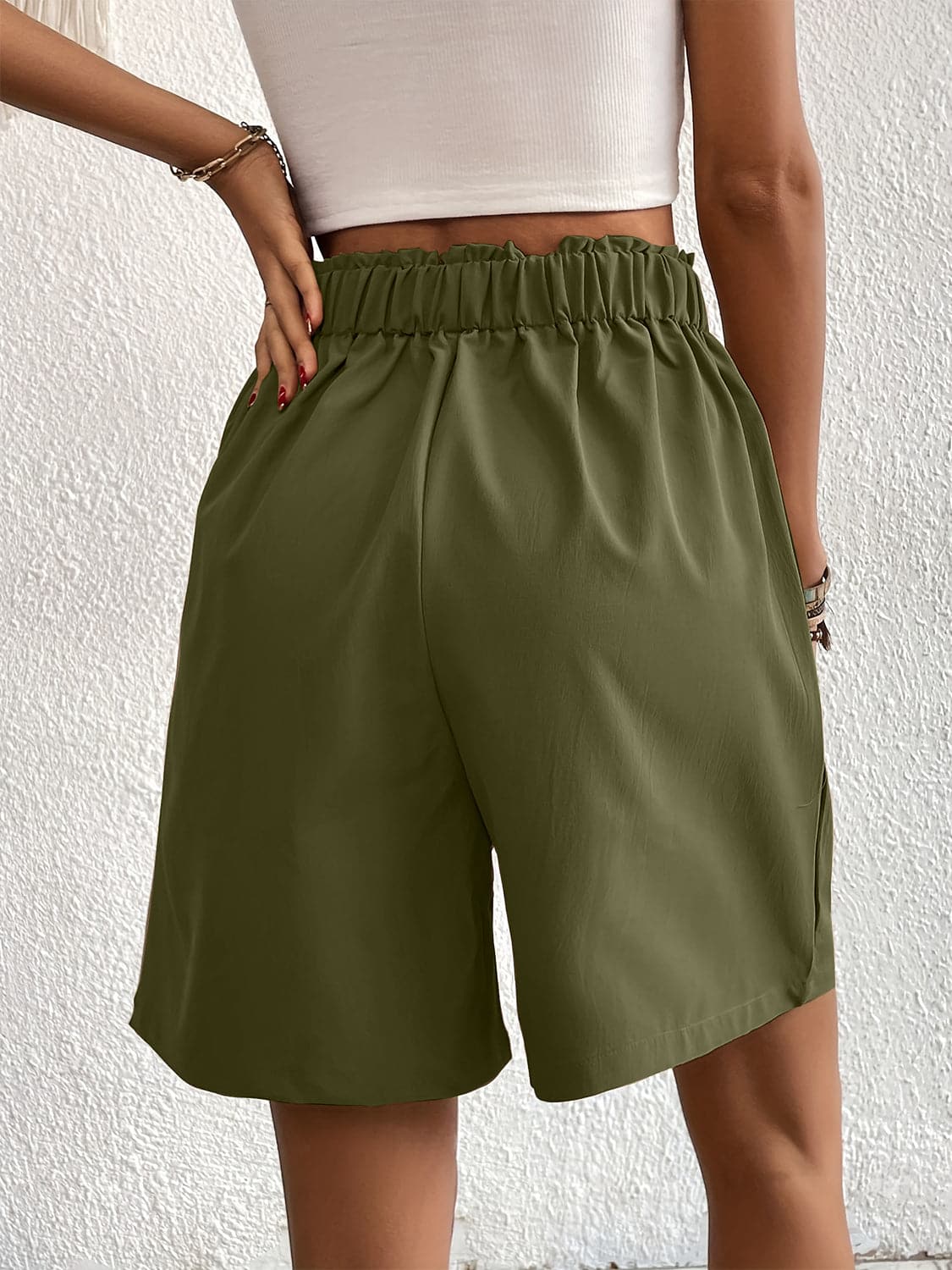 Pocketed Half Elastic Waist Shorts.