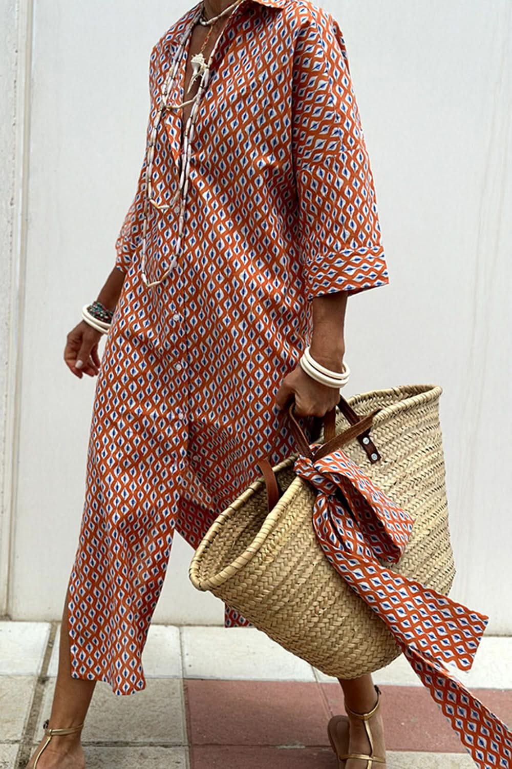 Chic button-up dress with sleeves