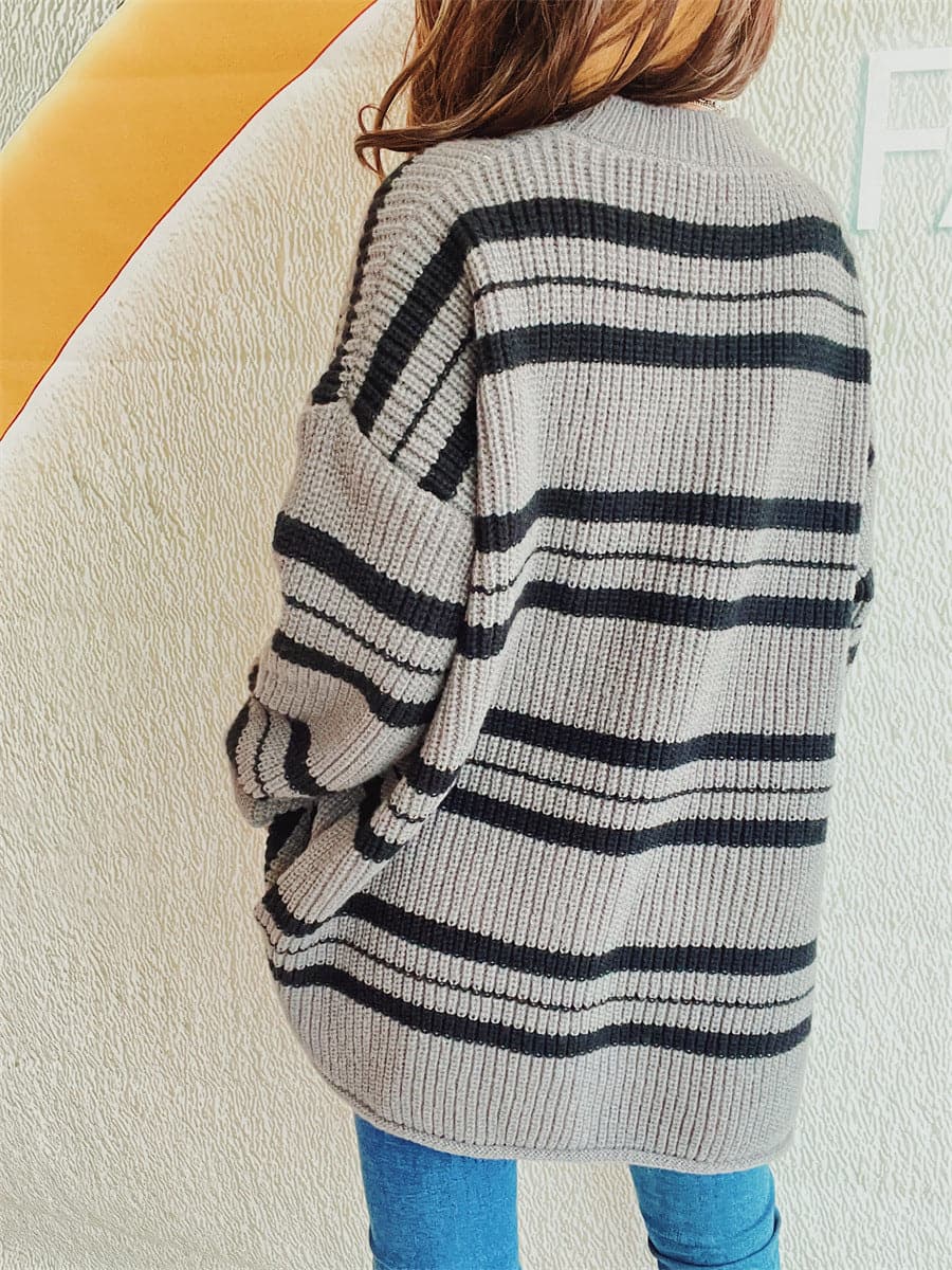 Cozy striped long sleeve sweater with pockets