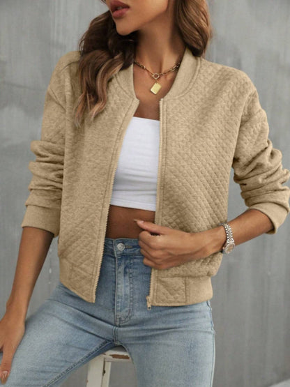 Stylish zip-up long sleeve jacket for all seasons