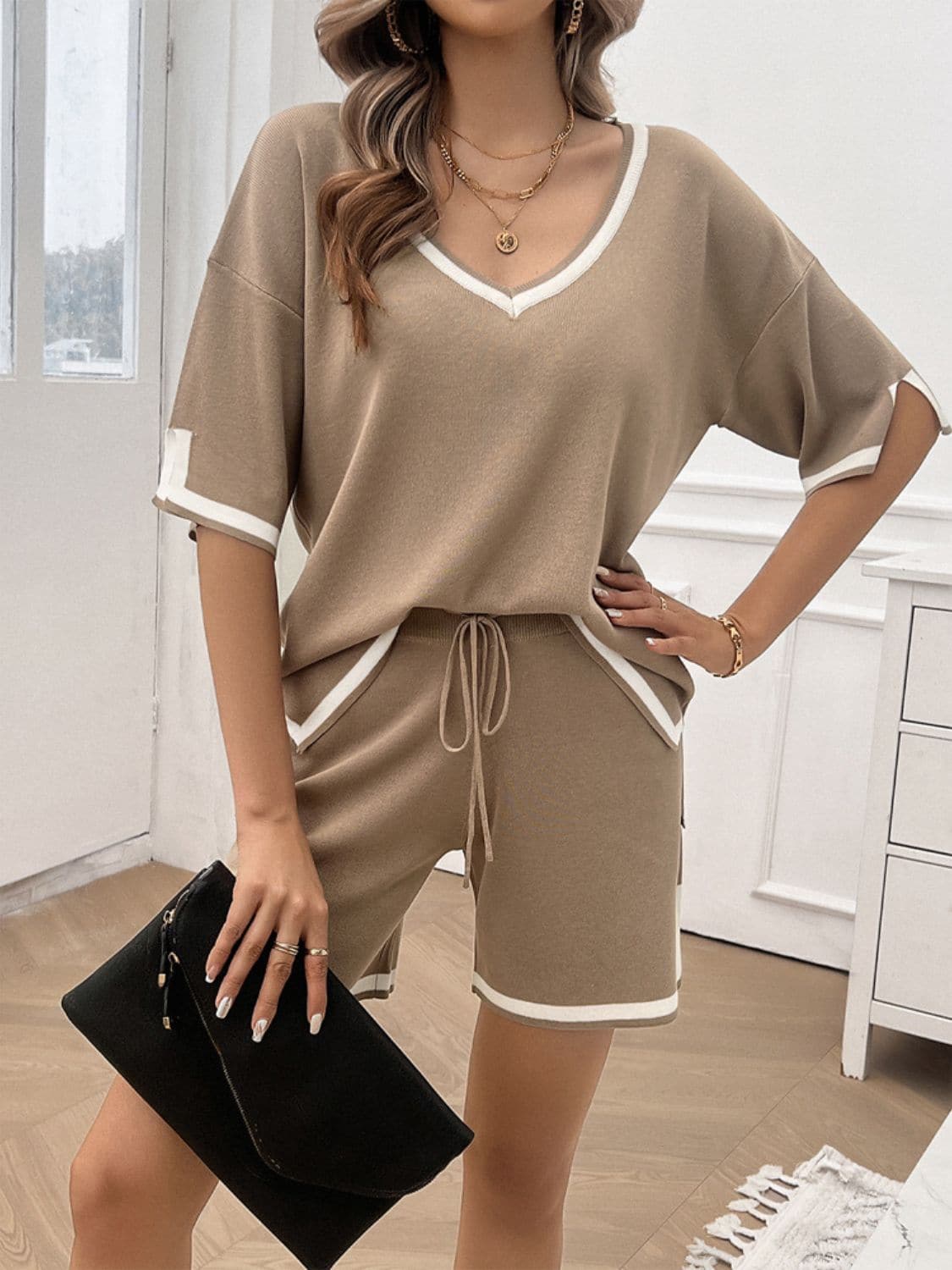 Contrast Trim V-Neck Top and Shorts Set.