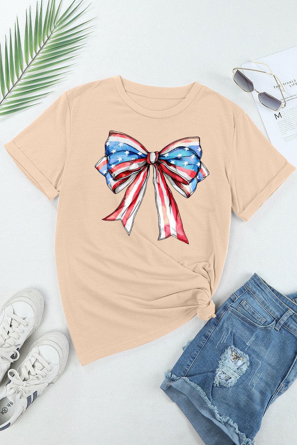 Bow Graphic Round Neck Short Sleeve T-Shirt.