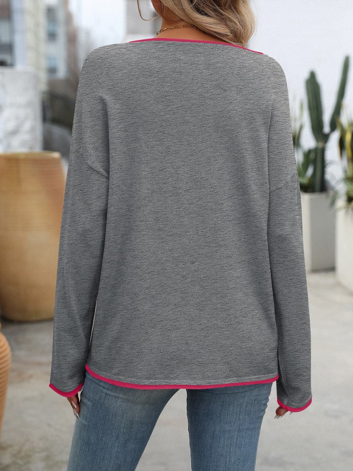 Contrast Trim Round Neck Long Sleeve Sweater.