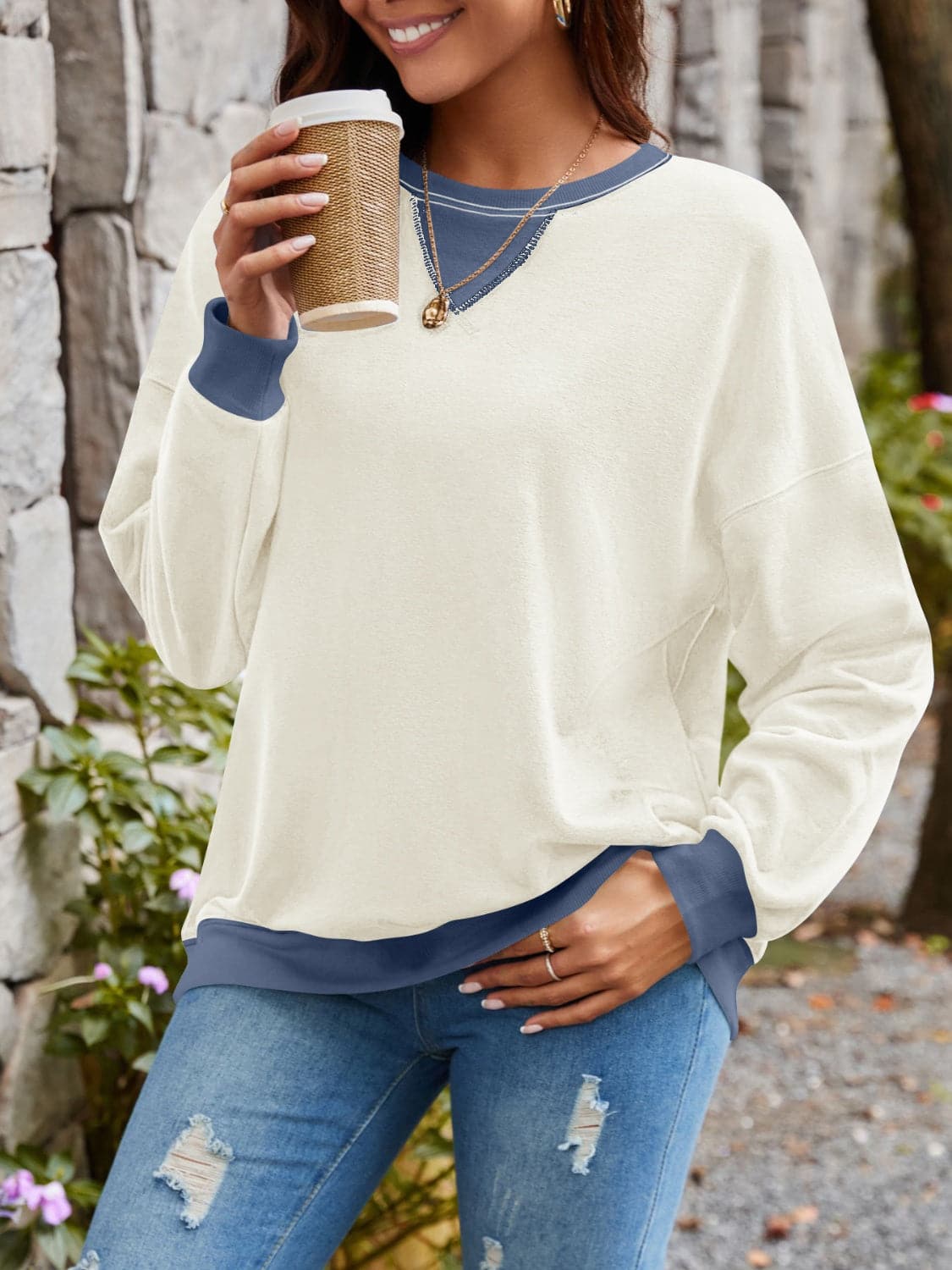 Contrast Round Neck Long Sleeve Sweatshirt.