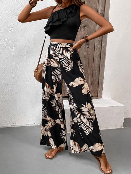 Ruffled Sleeveless Top and Printed Pants Set.