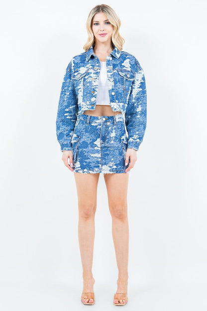 Chic cropped denim jacket with jacquard accents