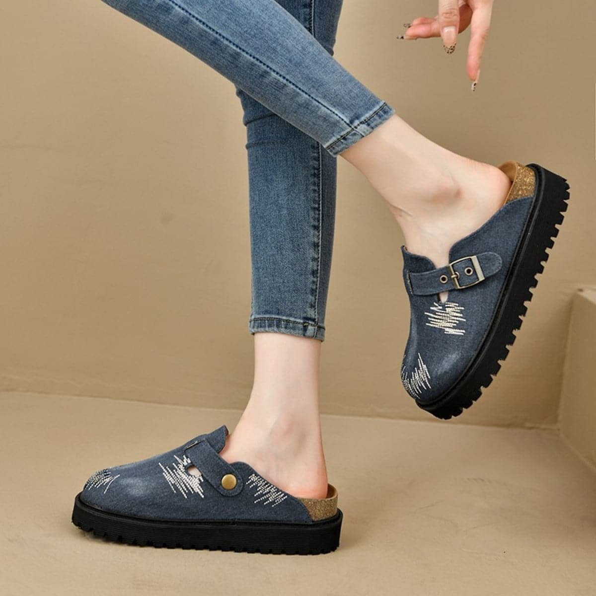 Round Toe Platform Loafers.