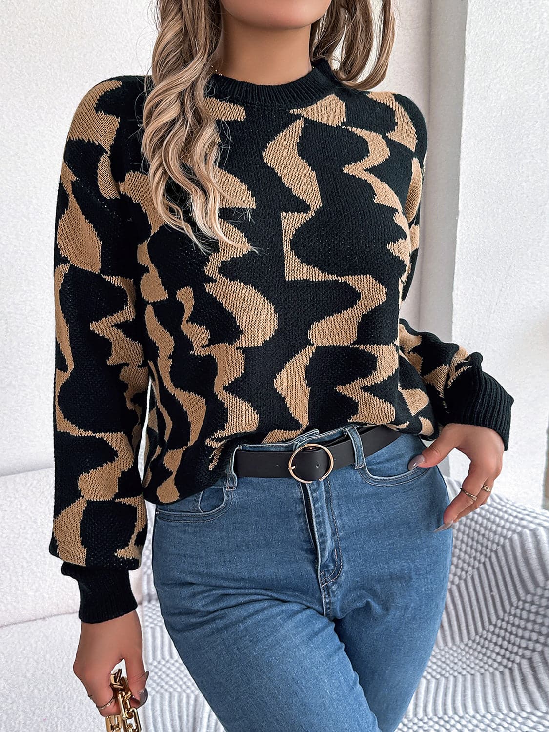 Round Neck Long Sleeve Sweater.