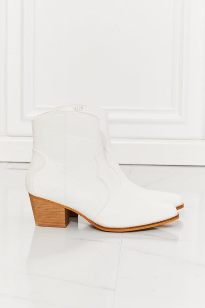 MMShoes Watertower Town Faux Leather Western Ankle Boots in White.