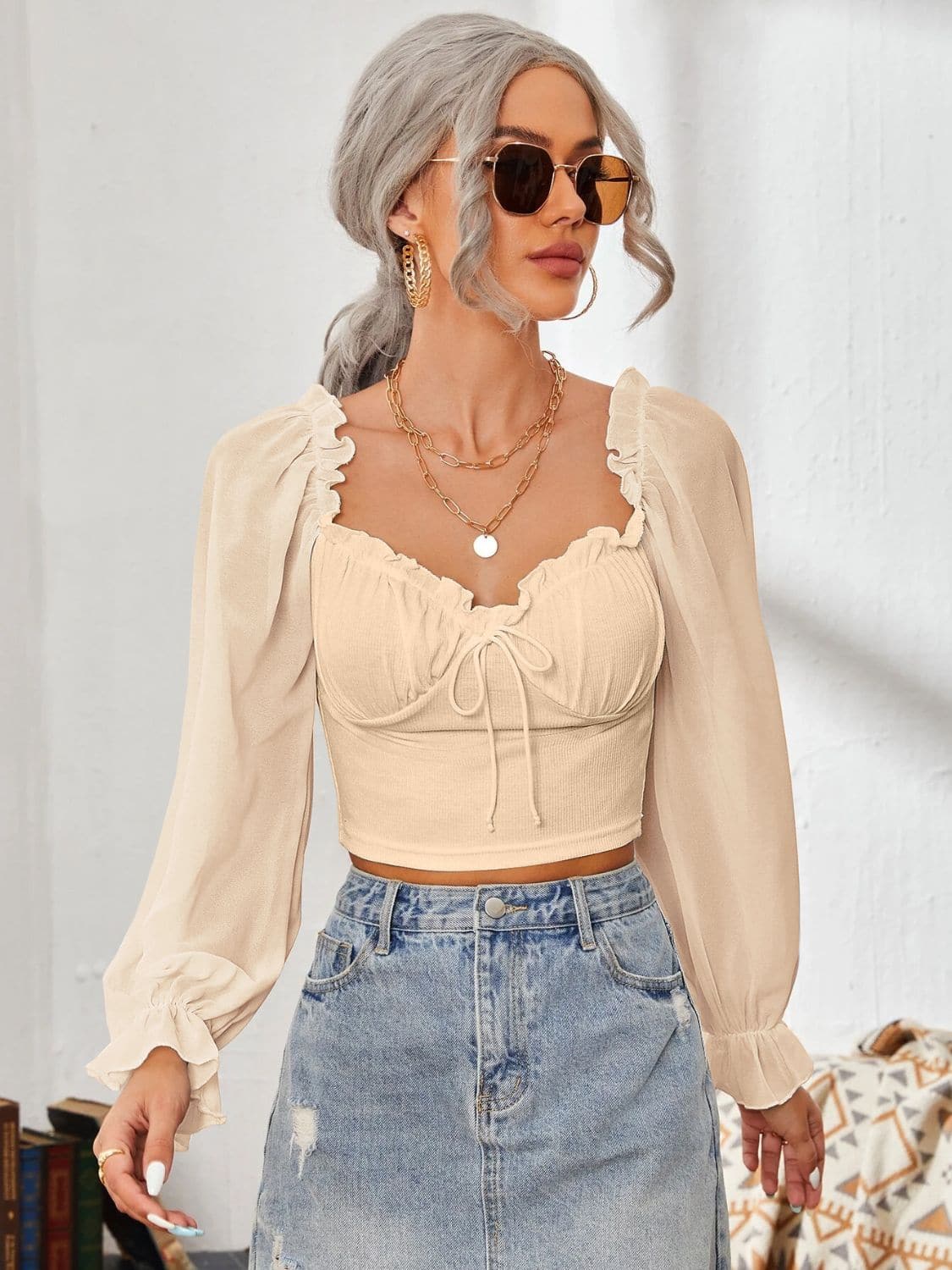 Mesh Sweetheart Neck Flounce Sleeve Top.