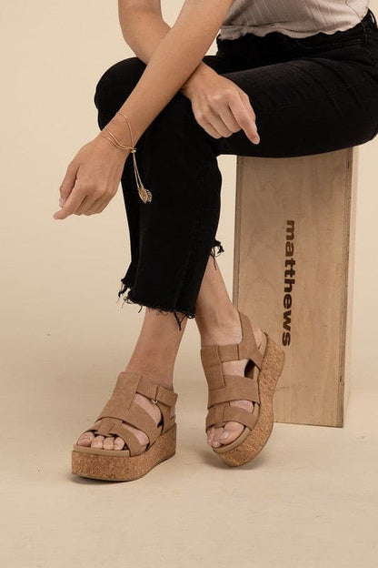 AMENDA-S Platform Sandal Wedge.