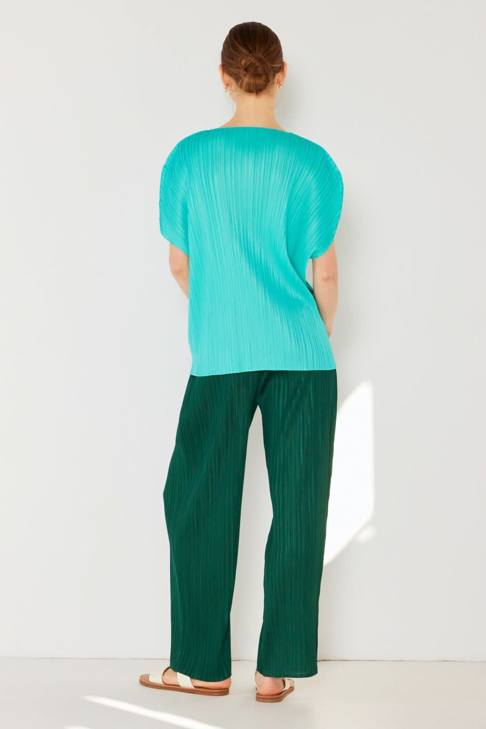 Elegant Pleated Elastic-Waist Straight-Leg Pants for Versatile Styling