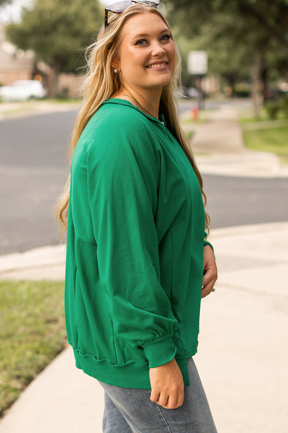 Chic bright green notch neck plus size sweatshirt with exposed seams