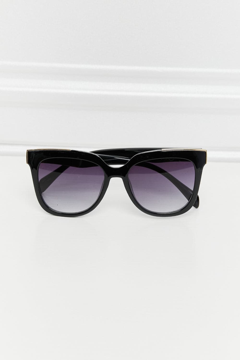 Acetate Lens Full Rim Sunglasses.