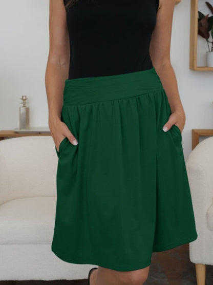 Chic pocketed elastic waist skirt for effortless style