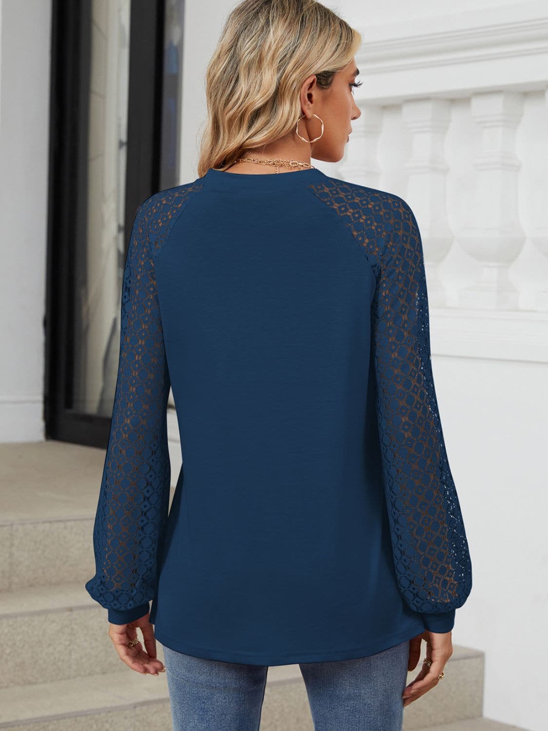 Round Neck Lace Long Sleeve Top.