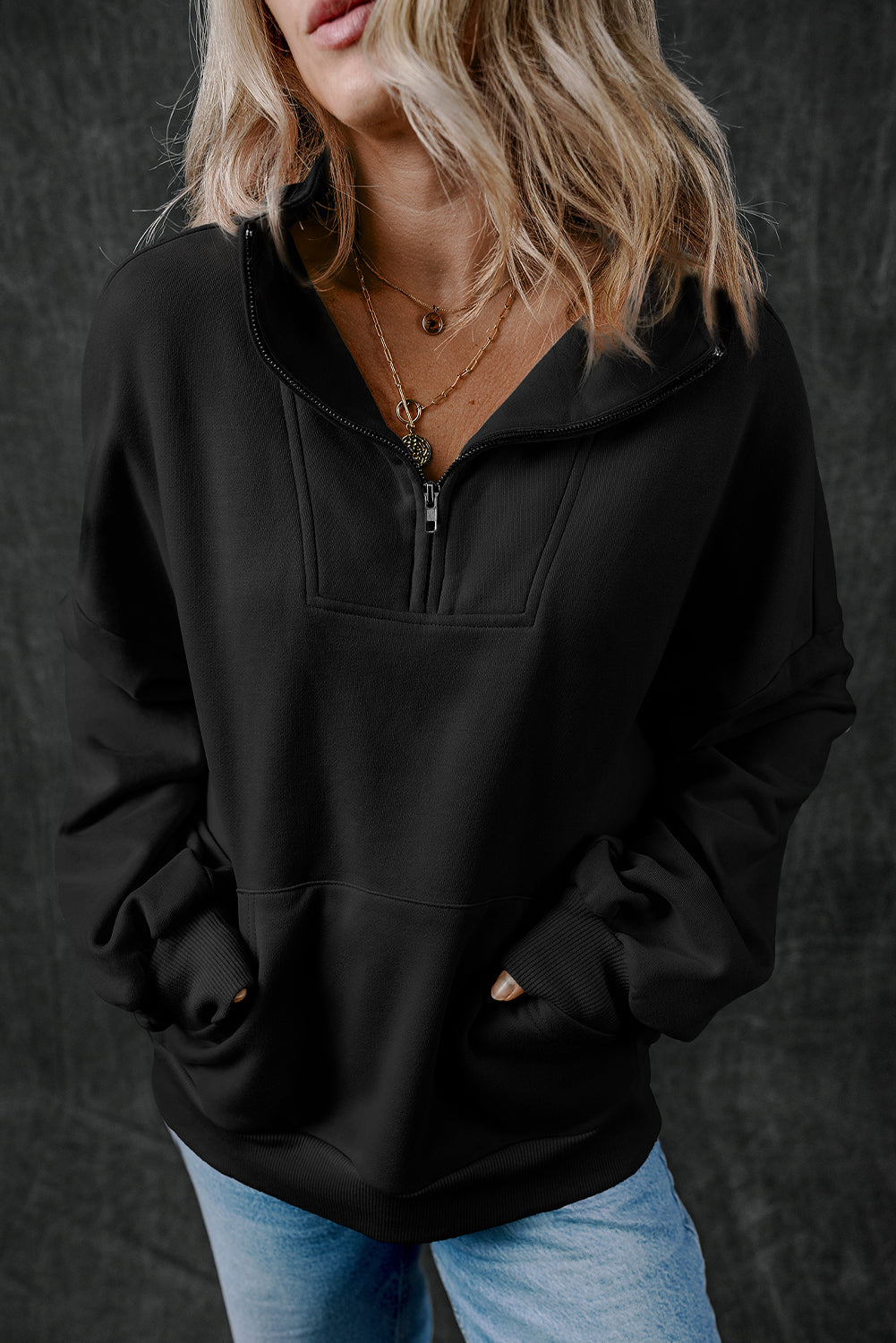 Chic black zip-up sweatshirt with kangaroo pockets