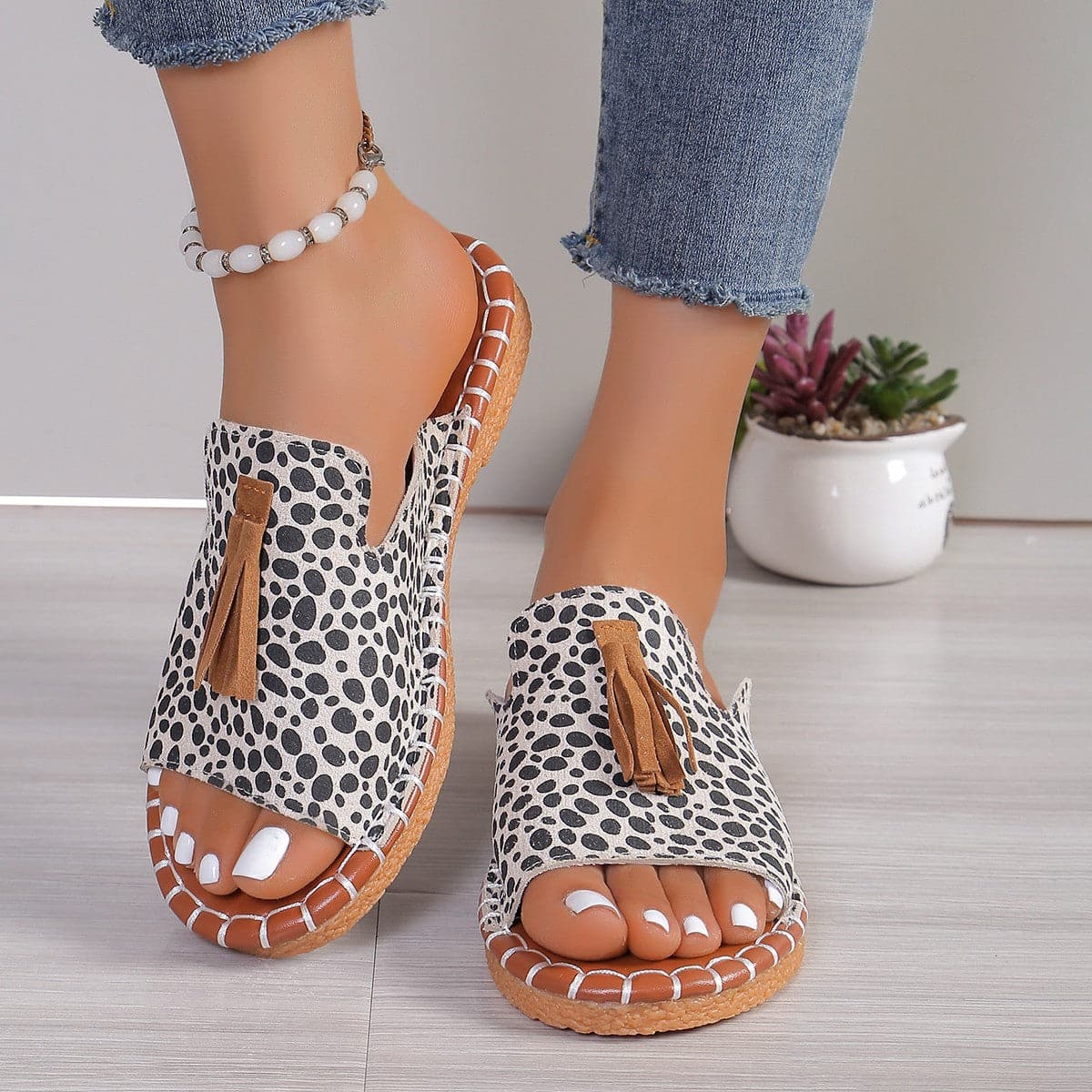 Fringe Leopard Open Toe Sandals.