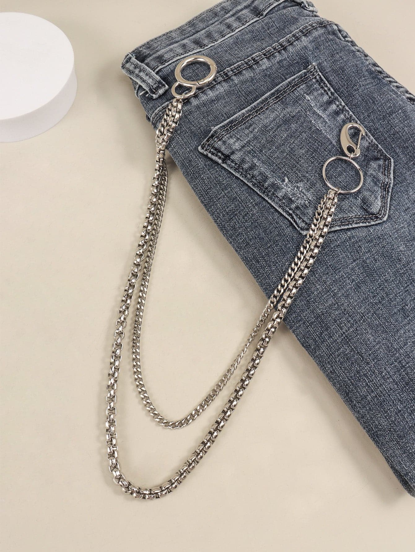 Double-Layered Metal Chain Belt.