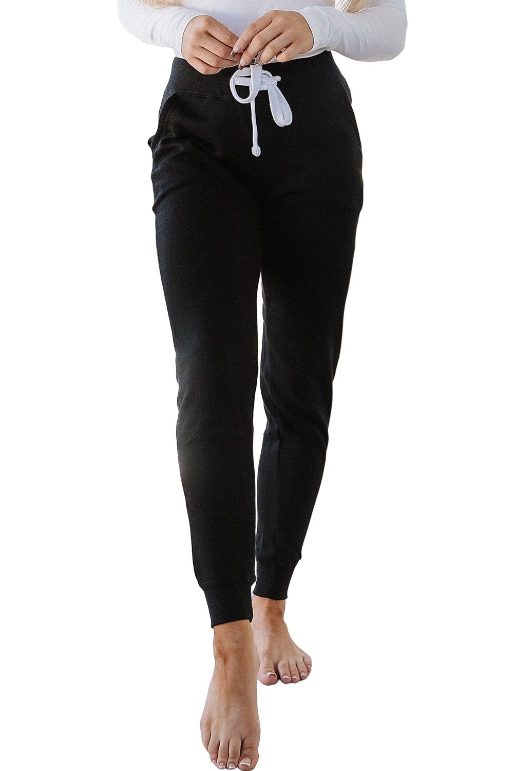 Cozy black joggers with drawstring and pockets