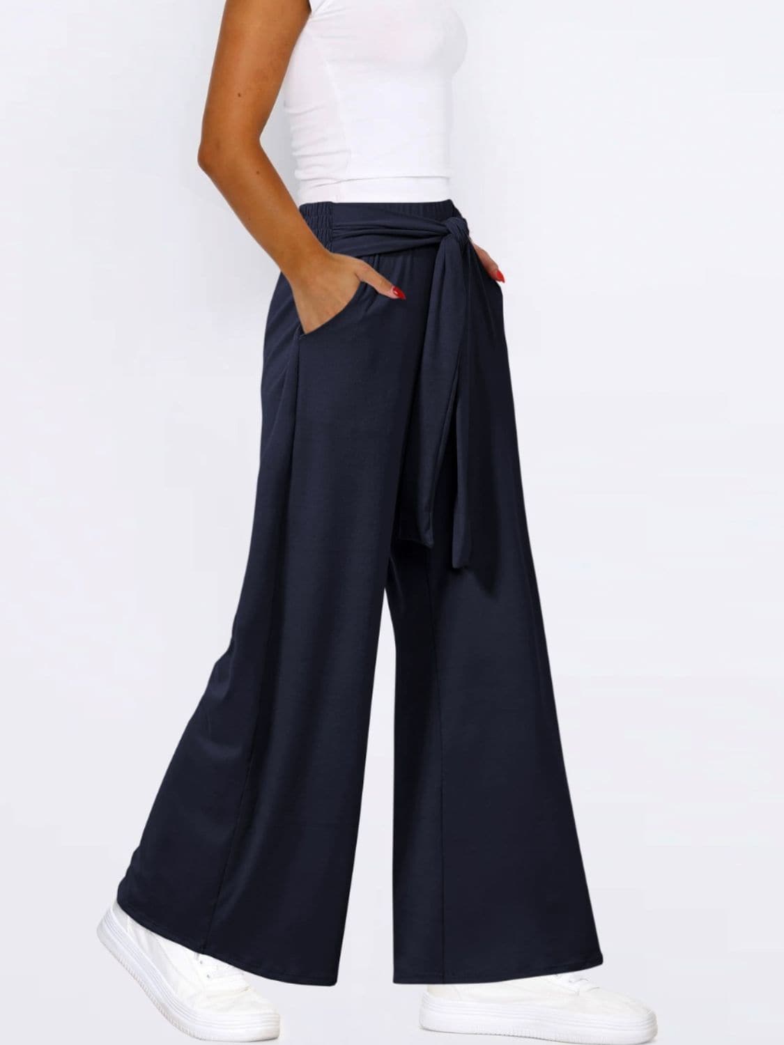 Chic tied wide-leg pants with convenient pockets