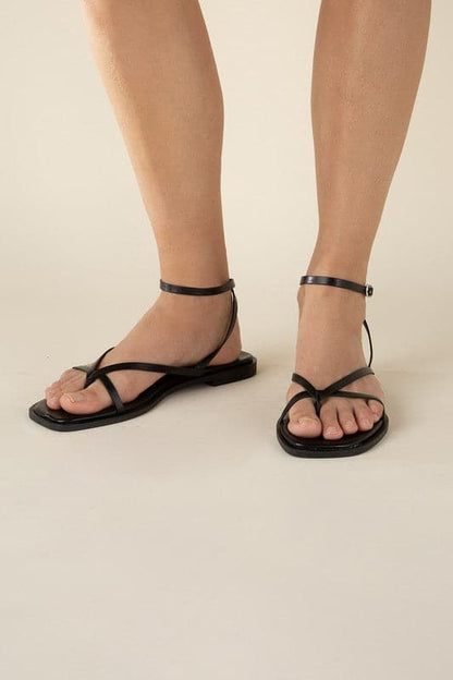 ELIO-1 Flat Sandals.