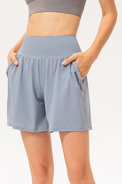 Pocketed Elastic Waist Active Shorts.