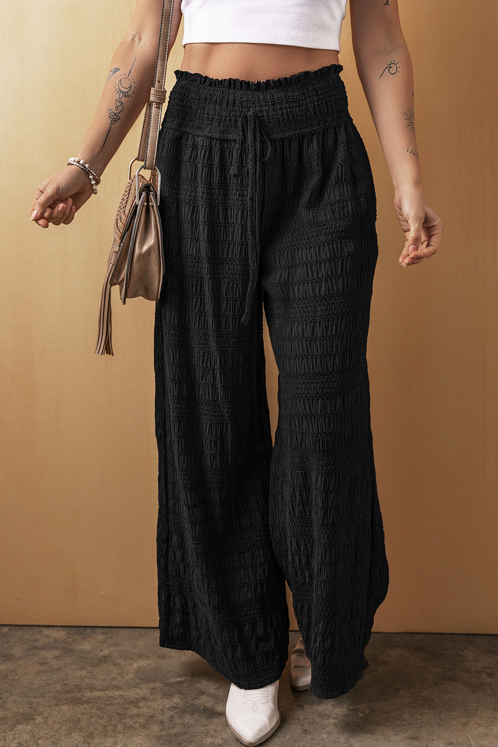 Relaxed wide-leg black pants