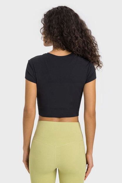 Round Neck Short Sleeve Cropped Sports T-Shirt.