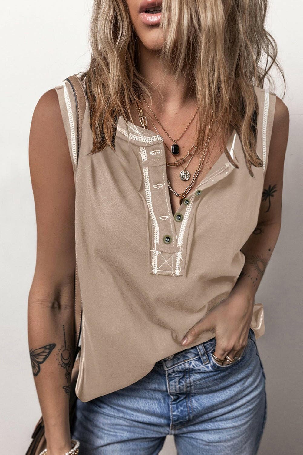 Contrast Stitching Round Neck Tank - Love Salve