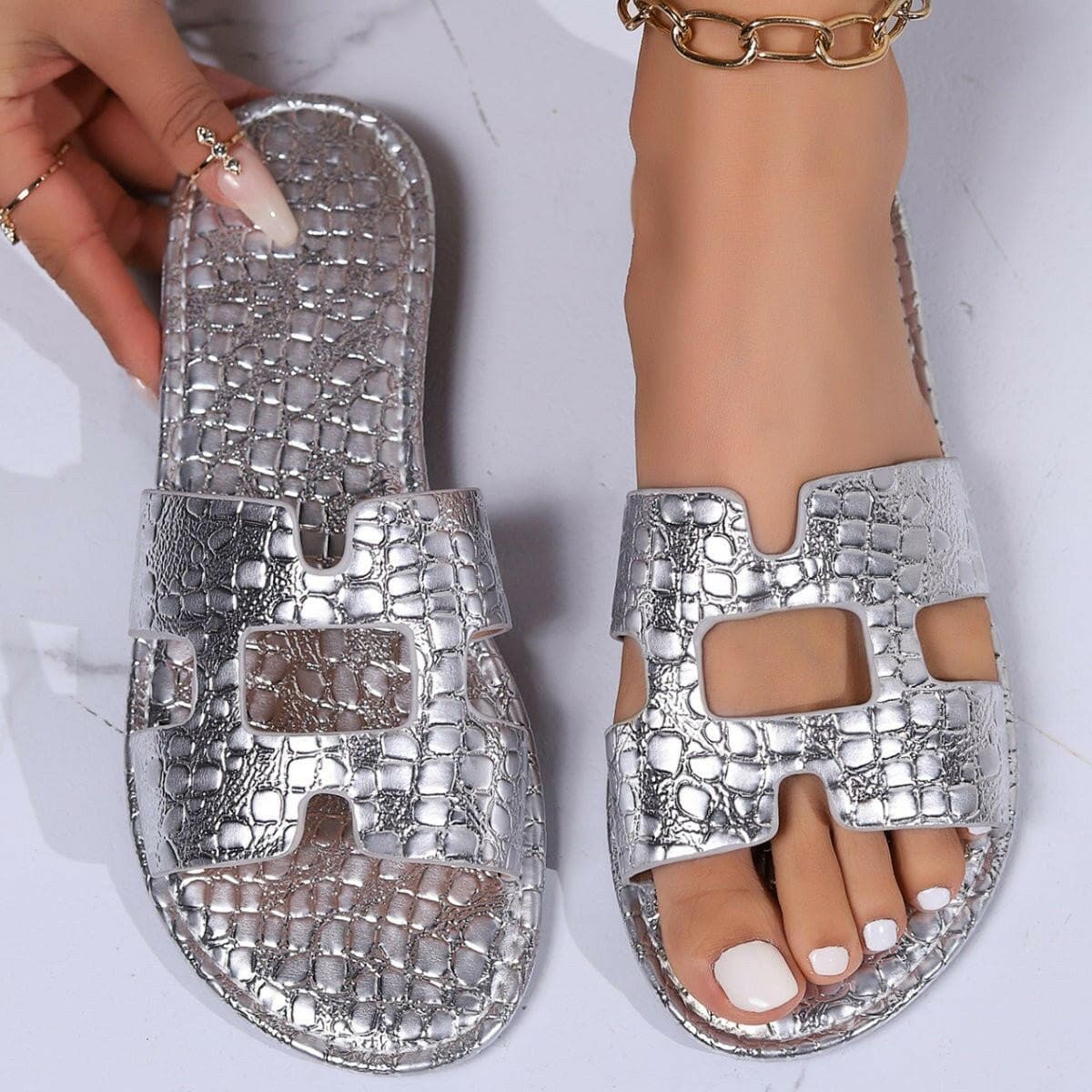 Crocodile Pattern Open-Toe PU Leather Sandals - Love Salve