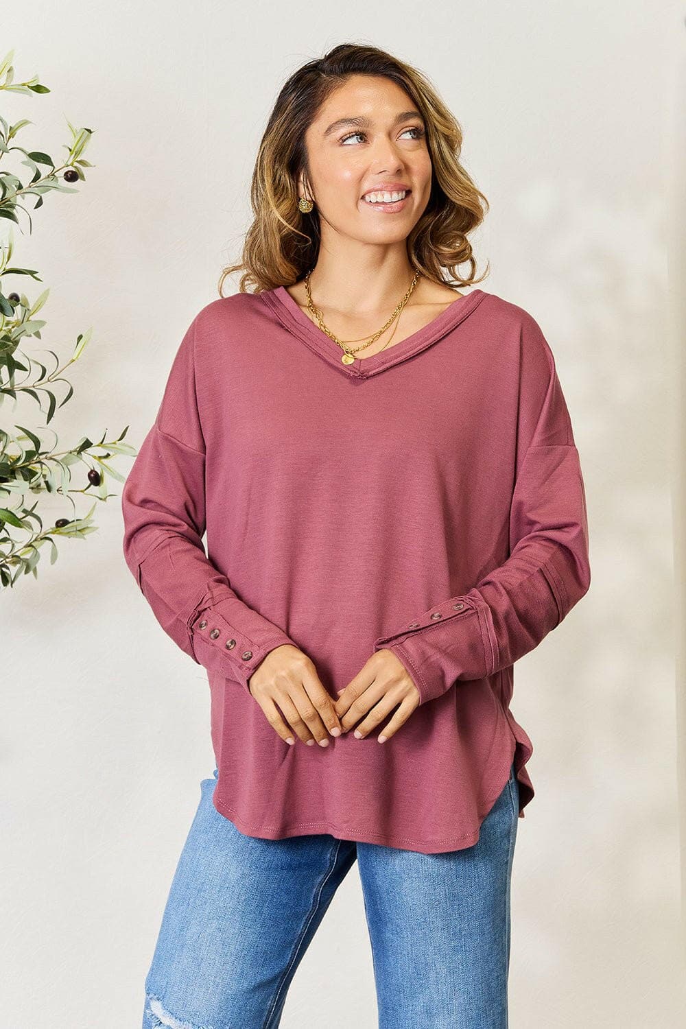 Elegant Vibe V-Neck Exposed Seam Long Sleeve BlouseDiscover the Elegant Vibe V-Neck Exposed Seam Long Sleeve Blouse
 Elevate your wardrobe with the Elegant Vibe V-Neck Exposed Seam Long Sleeve Blouse, a perfect blendLove Salve -Neck Exposed Seam Long Sleeve BlouseTIKTOK