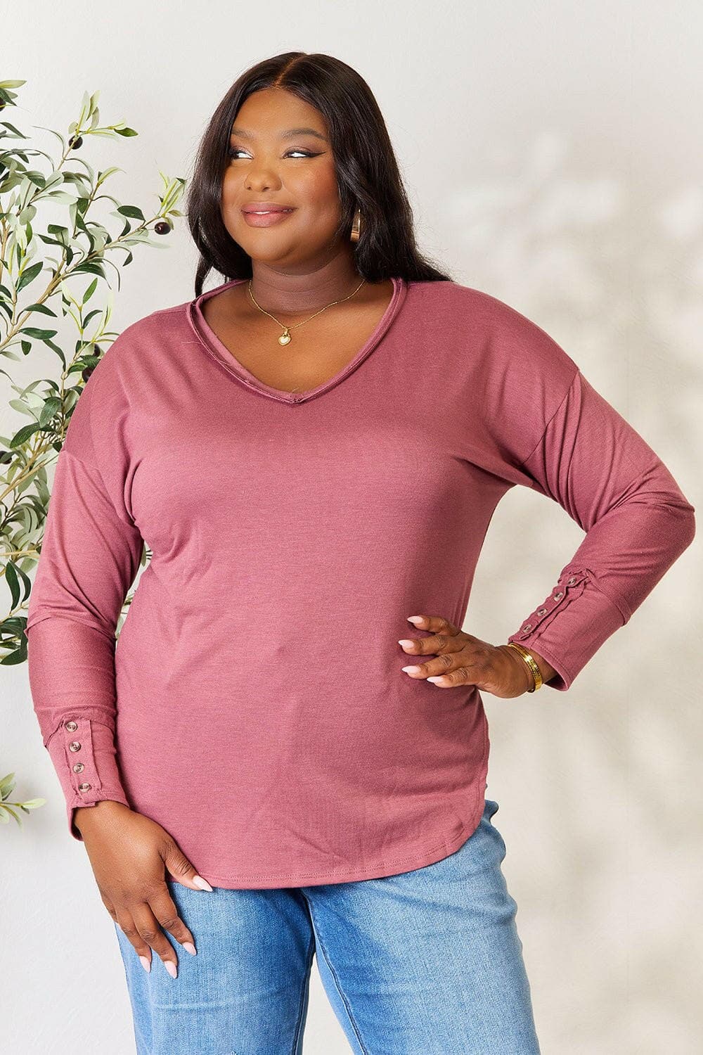 Elegant Vibe V-Neck Exposed Seam Long Sleeve BlouseDiscover the Elegant Vibe V-Neck Exposed Seam Long Sleeve Blouse
 Elevate your wardrobe with the Elegant Vibe V-Neck Exposed Seam Long Sleeve Blouse, a perfect blendLove Salve -Neck Exposed Seam Long Sleeve BlouseTIKTOK