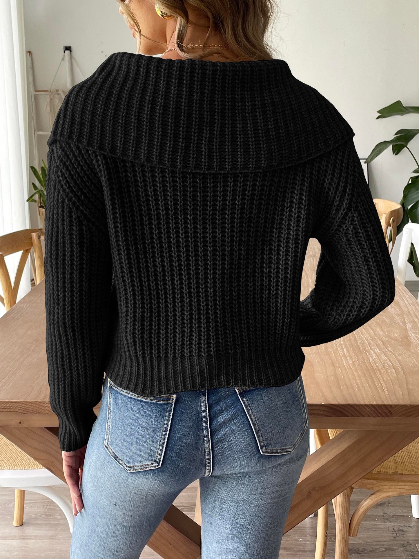 Cozy cable-knit long sleeve sweater for stylish layering