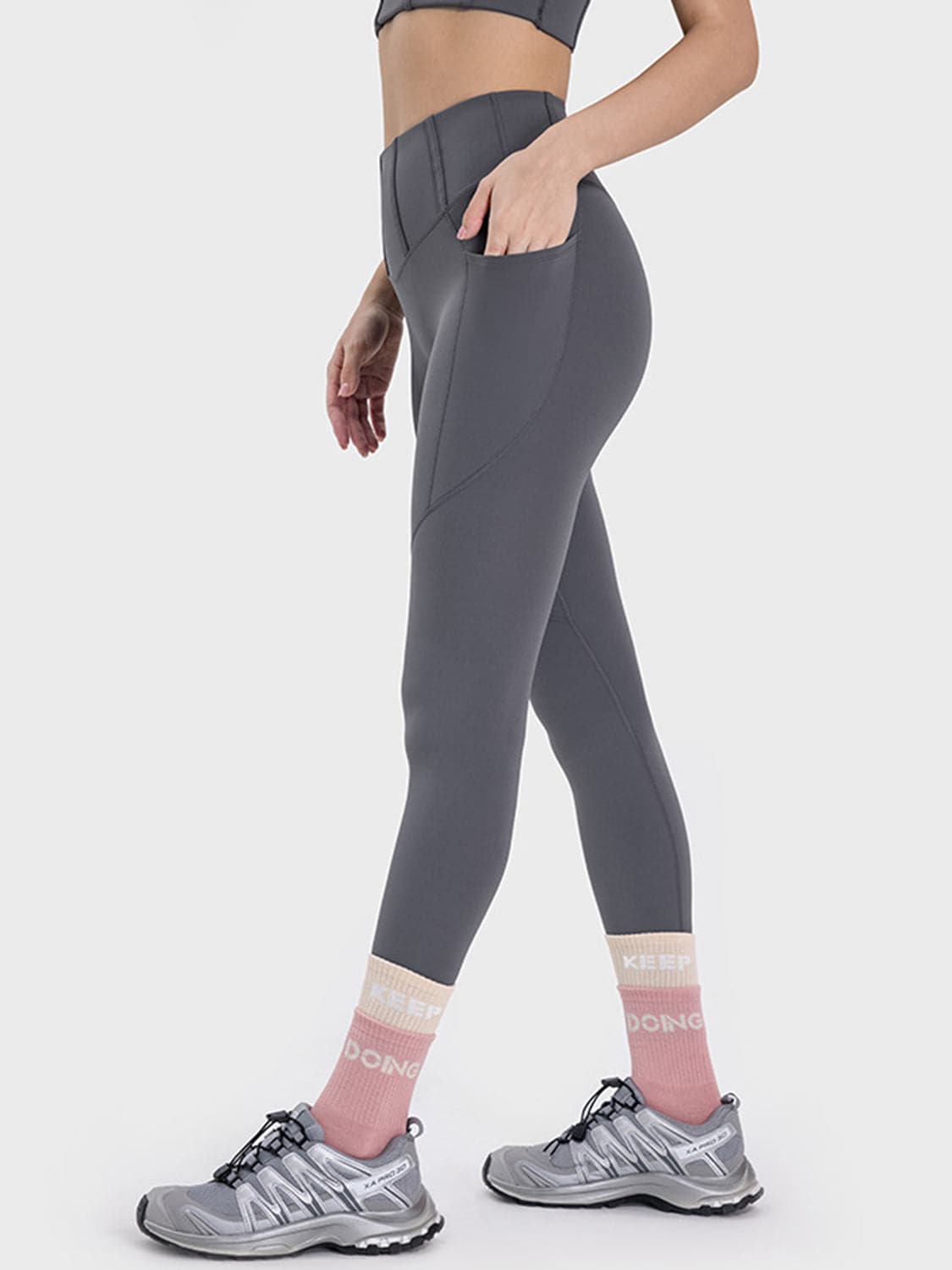 Pocketed High Waist Active Leggings.