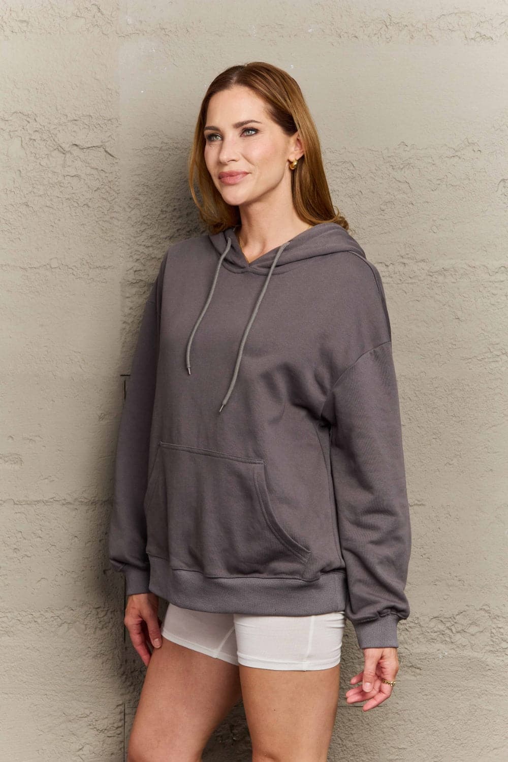 Chic long sleeve dropped shoulder hoodie with pockets