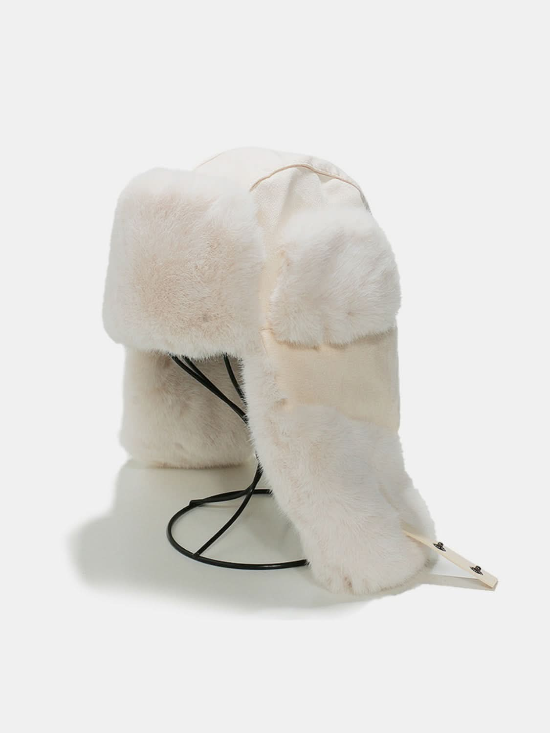 Cozy winter earmuffs with thermal insulation