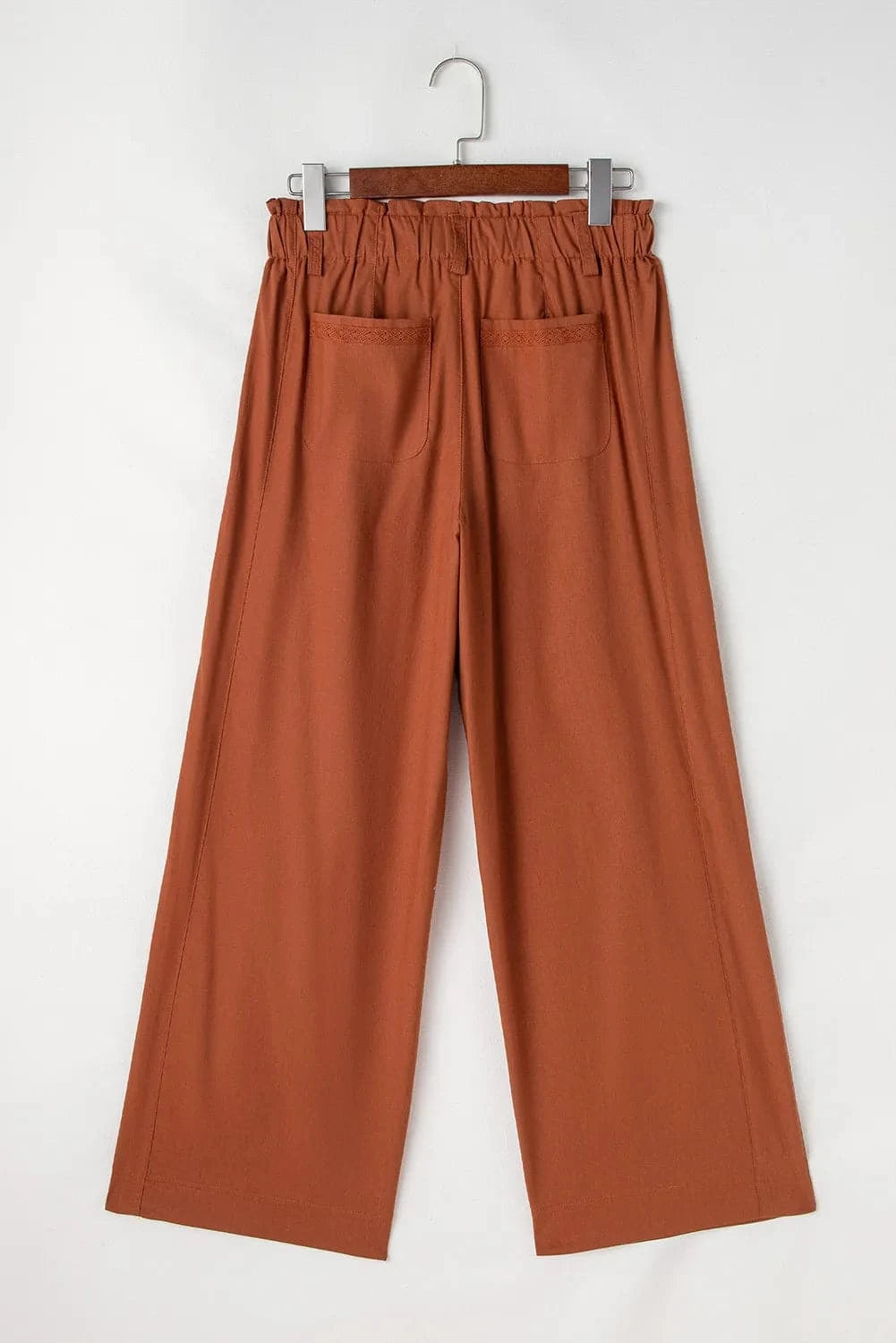 Chic wide leg trousers with convenient pockets