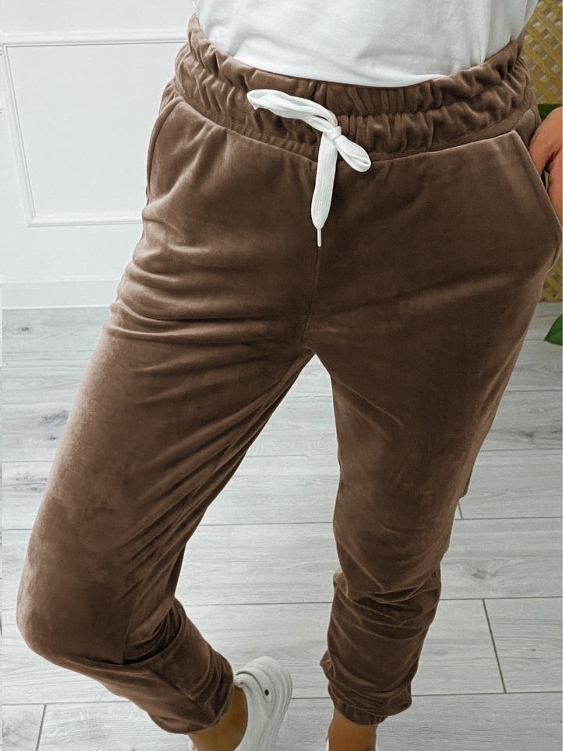 Wide Waistband Drawstring Cropped Joggers.