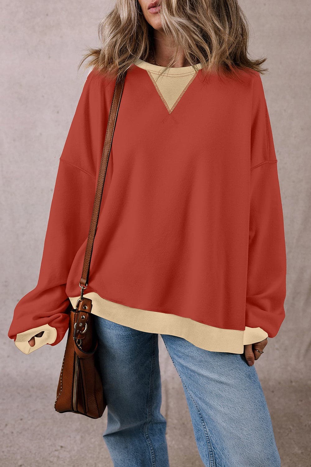 Contrast Round Neck Long Sleeve Sweatshirt.