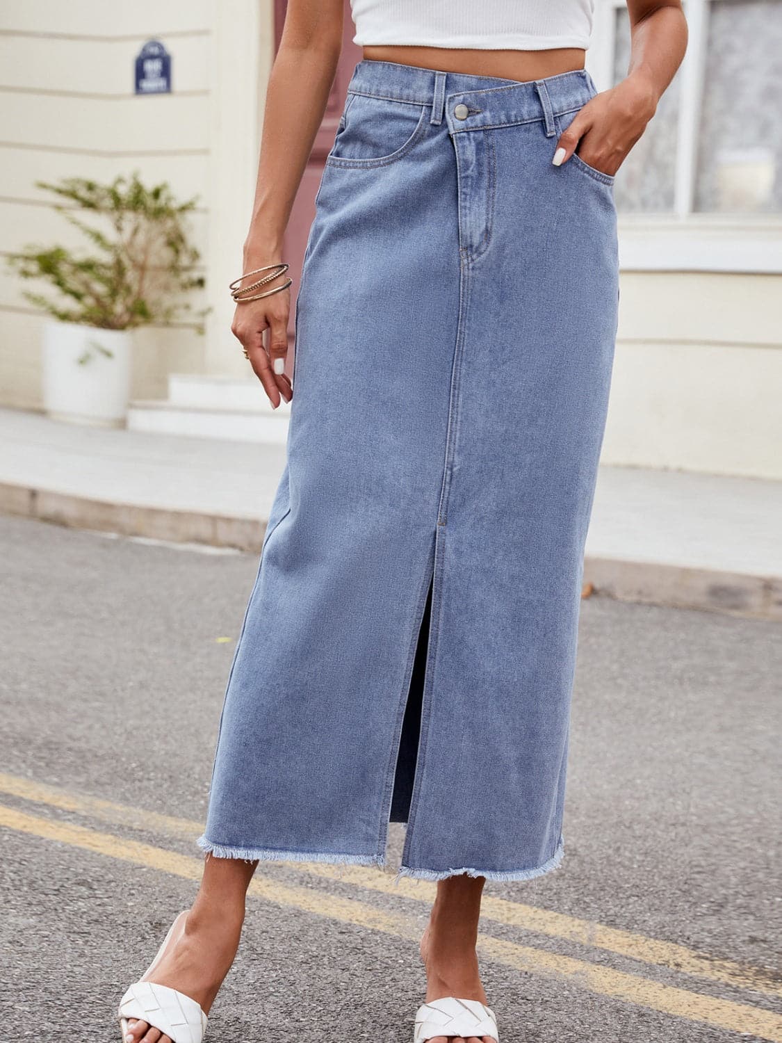 Slit Asymmetrical Waist Denim Skirt.